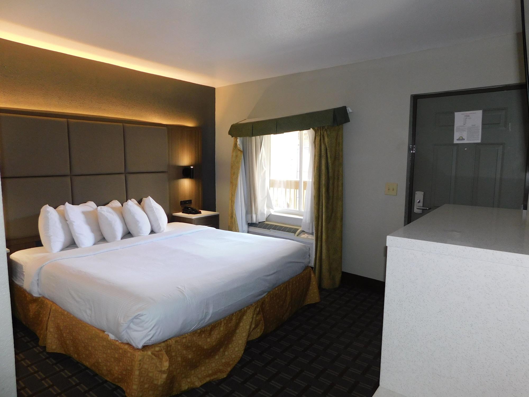 Days Inn & Suites By Wyndham Downtown Gatlinburg Parkway Kültér fotó
