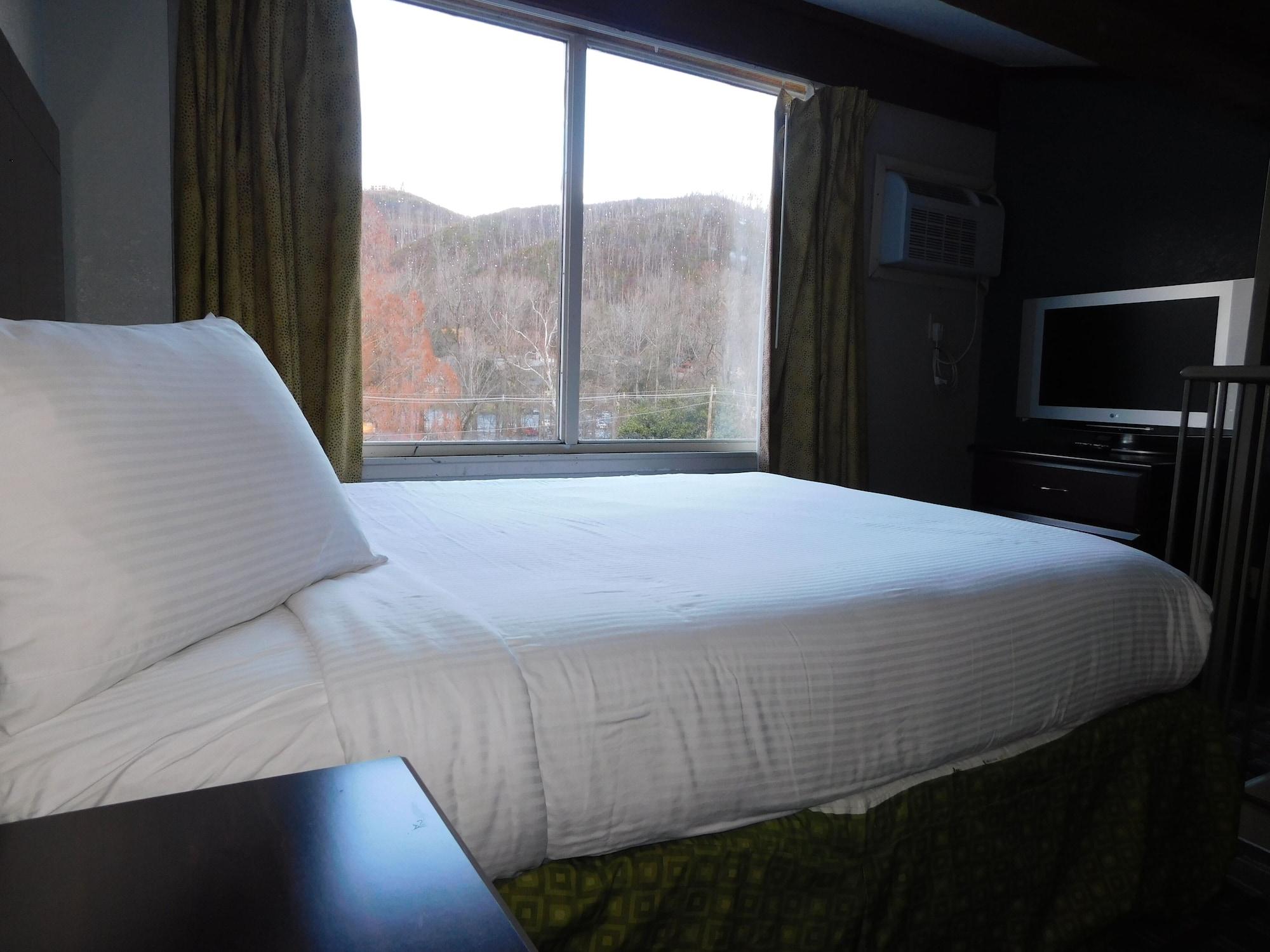 Days Inn & Suites By Wyndham Downtown Gatlinburg Parkway Kültér fotó