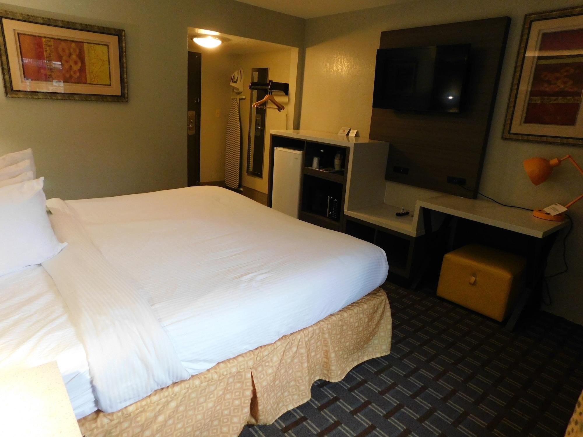 Days Inn & Suites By Wyndham Downtown Gatlinburg Parkway Kültér fotó