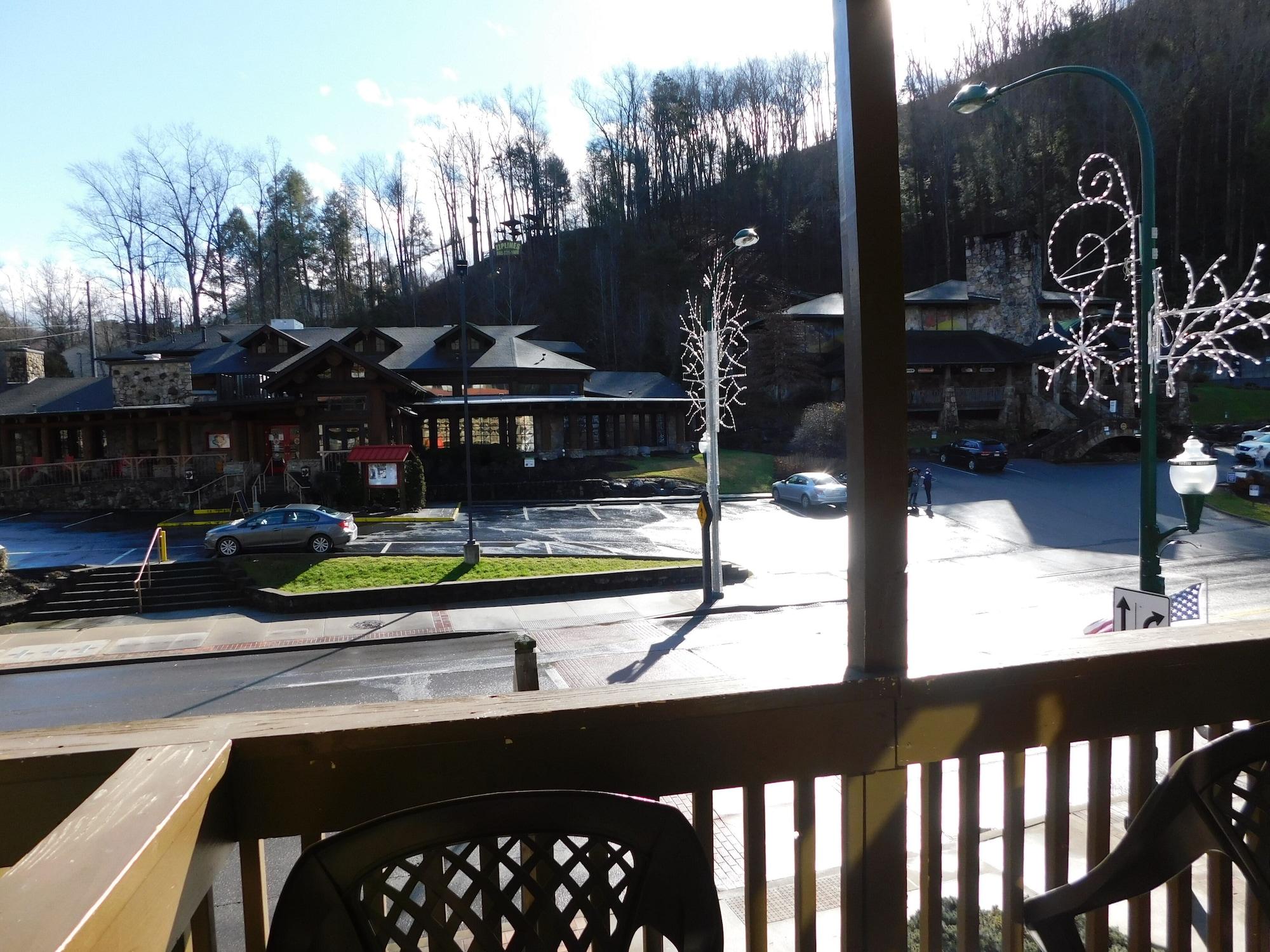 Days Inn & Suites By Wyndham Downtown Gatlinburg Parkway Kültér fotó