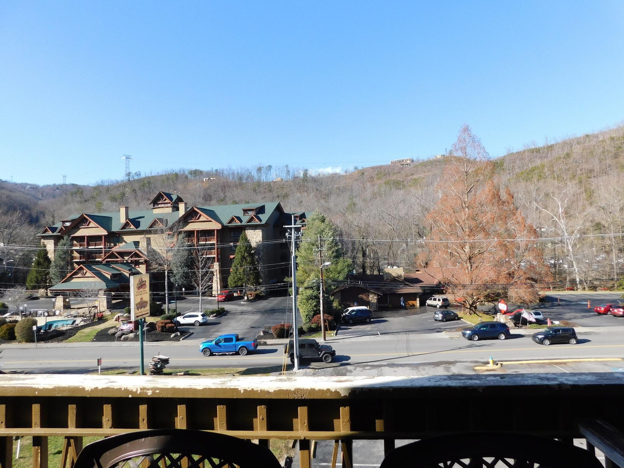 Days Inn & Suites By Wyndham Downtown Gatlinburg Parkway Kültér fotó