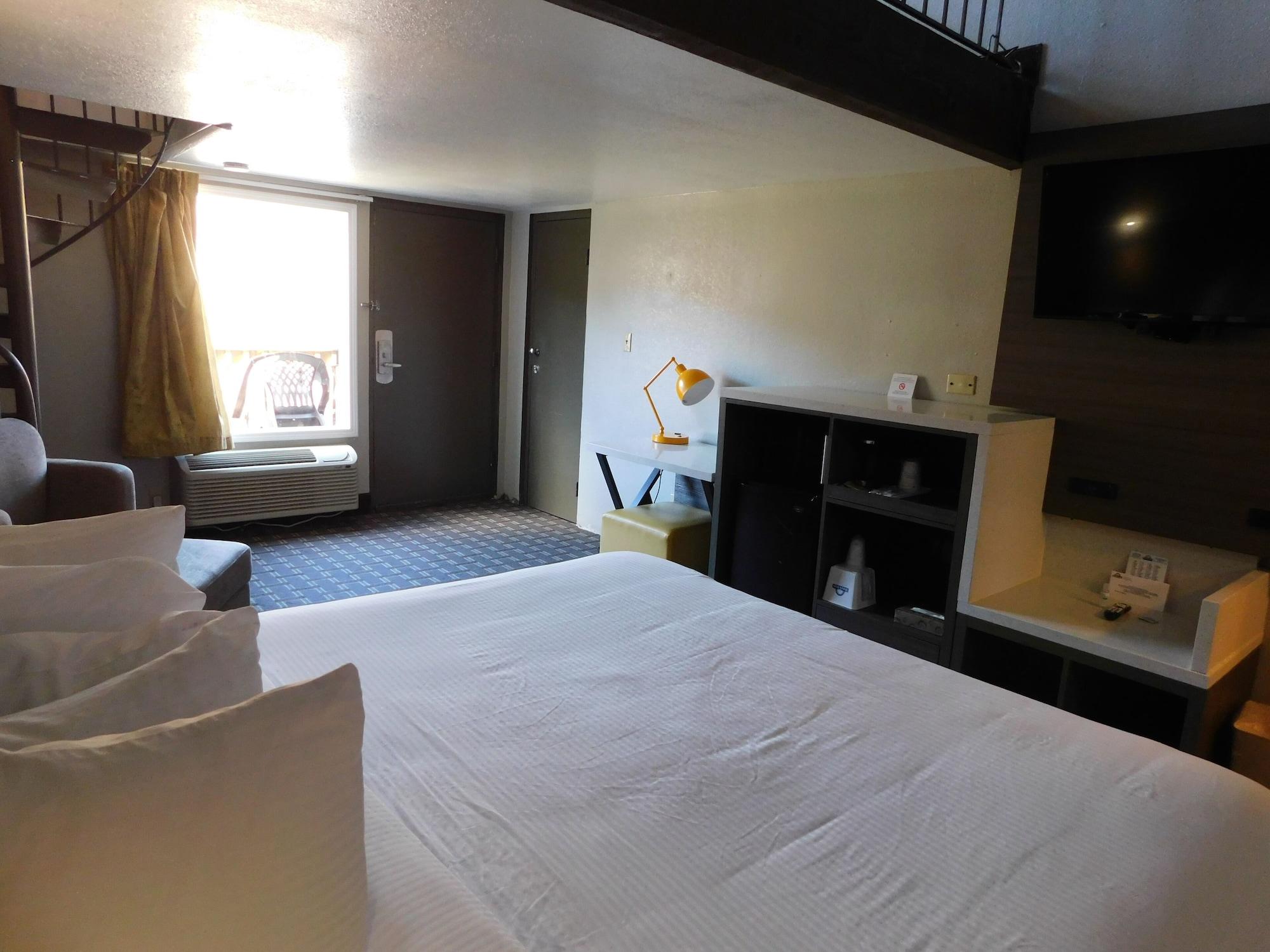 Days Inn & Suites By Wyndham Downtown Gatlinburg Parkway Kültér fotó