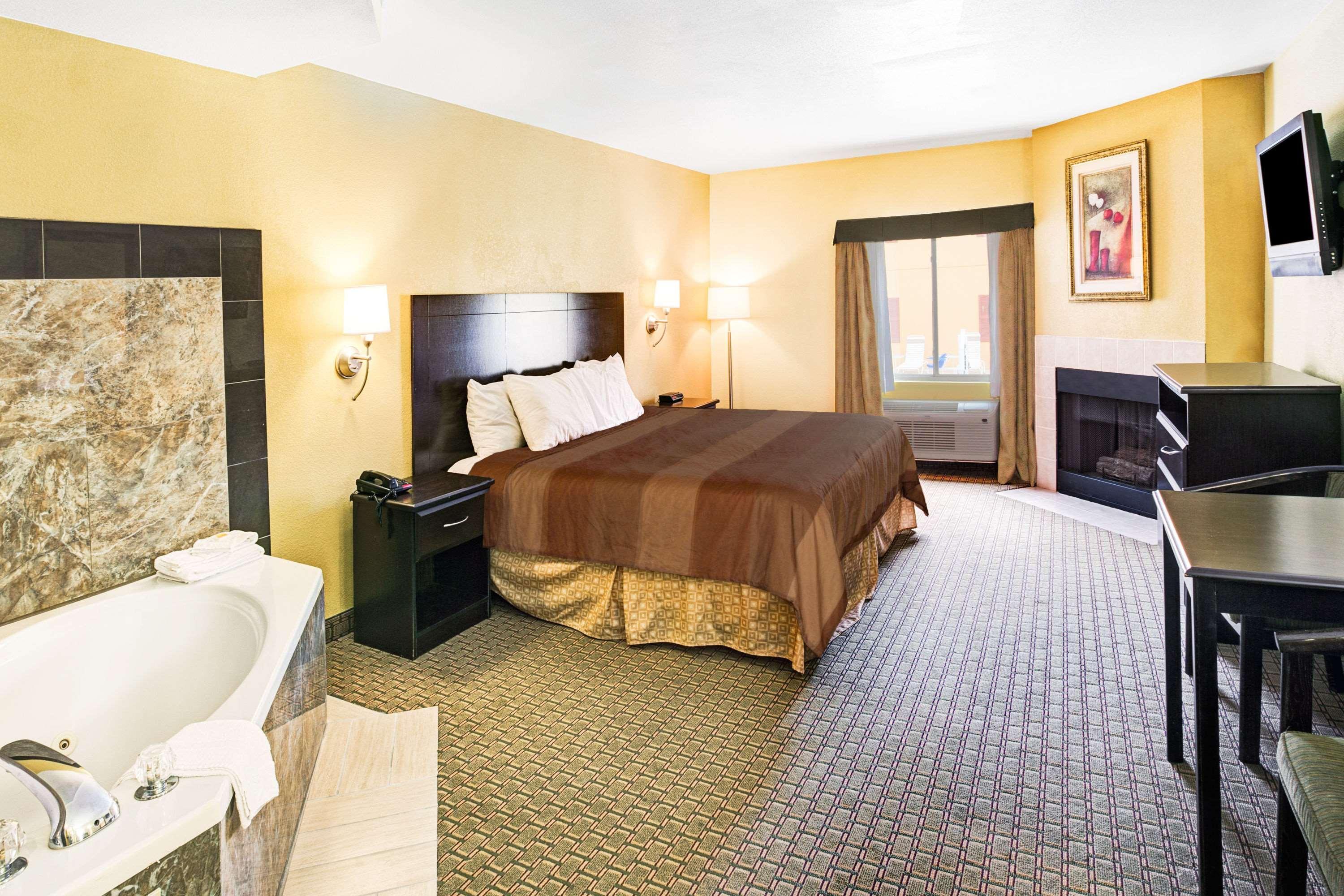 Days Inn & Suites By Wyndham Downtown Gatlinburg Parkway Kültér fotó