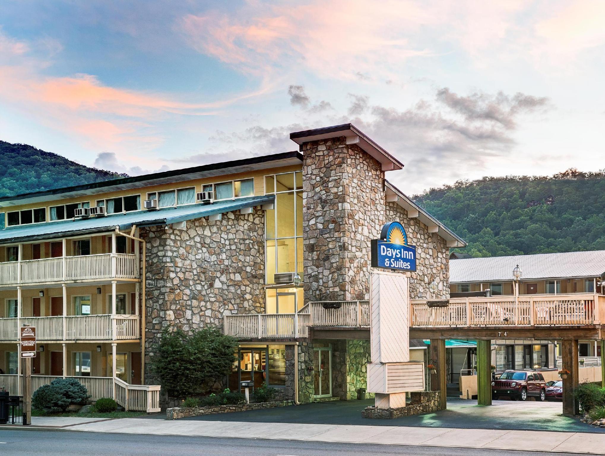 Days Inn & Suites By Wyndham Downtown Gatlinburg Parkway Kültér fotó