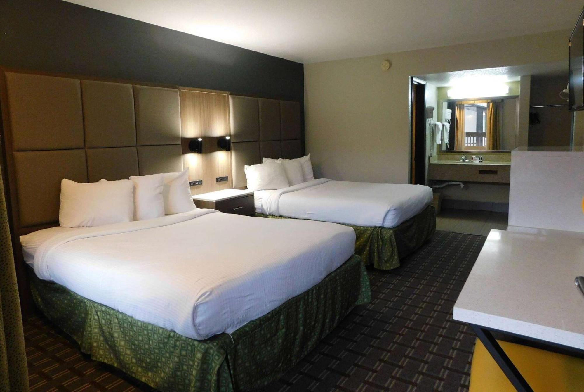 Days Inn & Suites By Wyndham Downtown Gatlinburg Parkway Kültér fotó