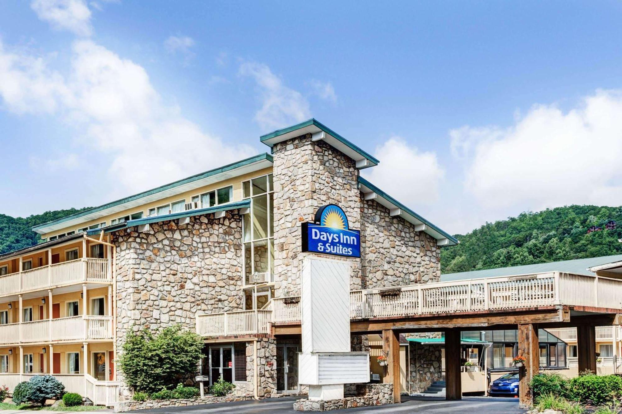 Days Inn & Suites By Wyndham Downtown Gatlinburg Parkway Kültér fotó