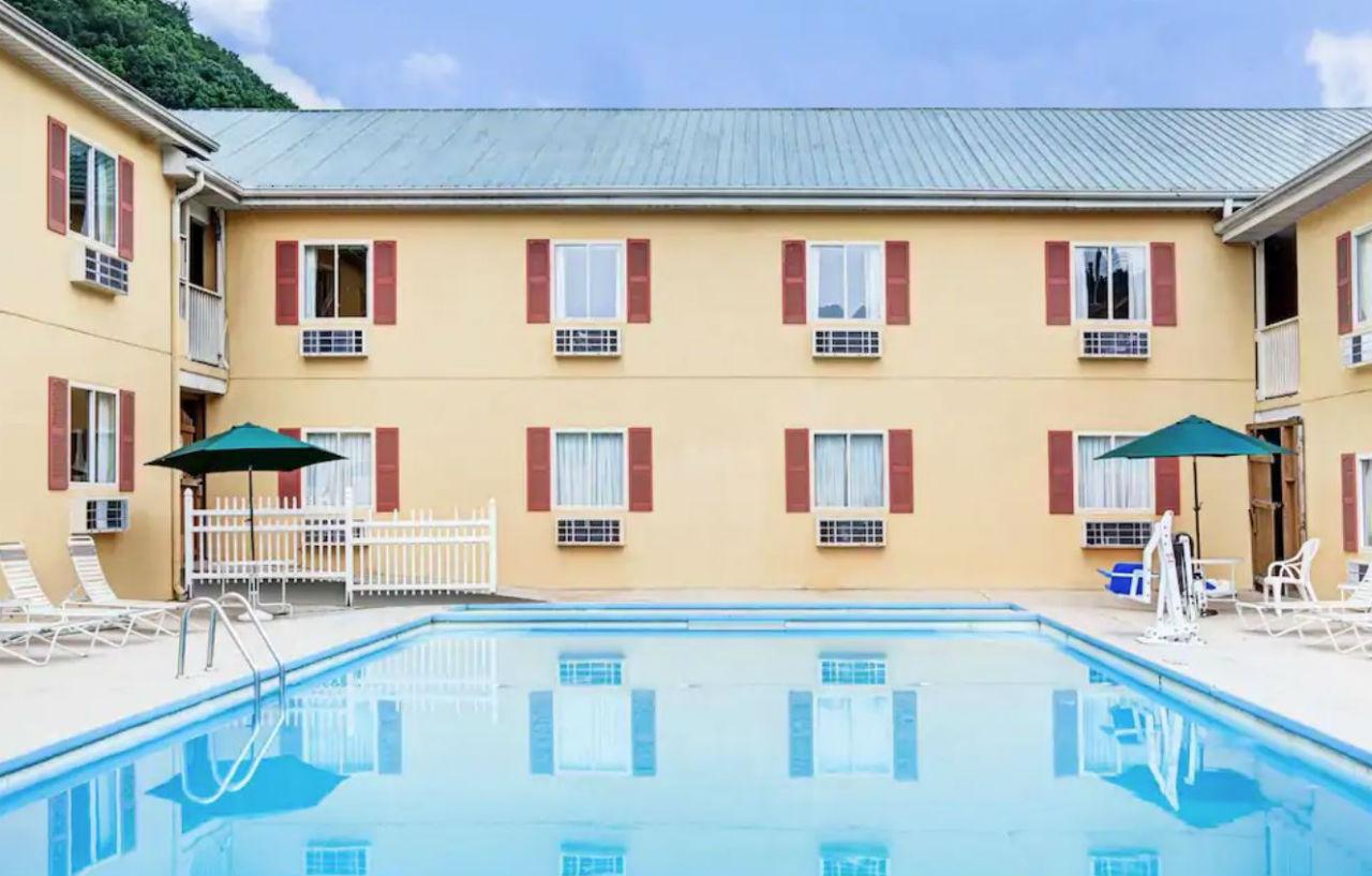 Days Inn & Suites By Wyndham Downtown Gatlinburg Parkway Kültér fotó
